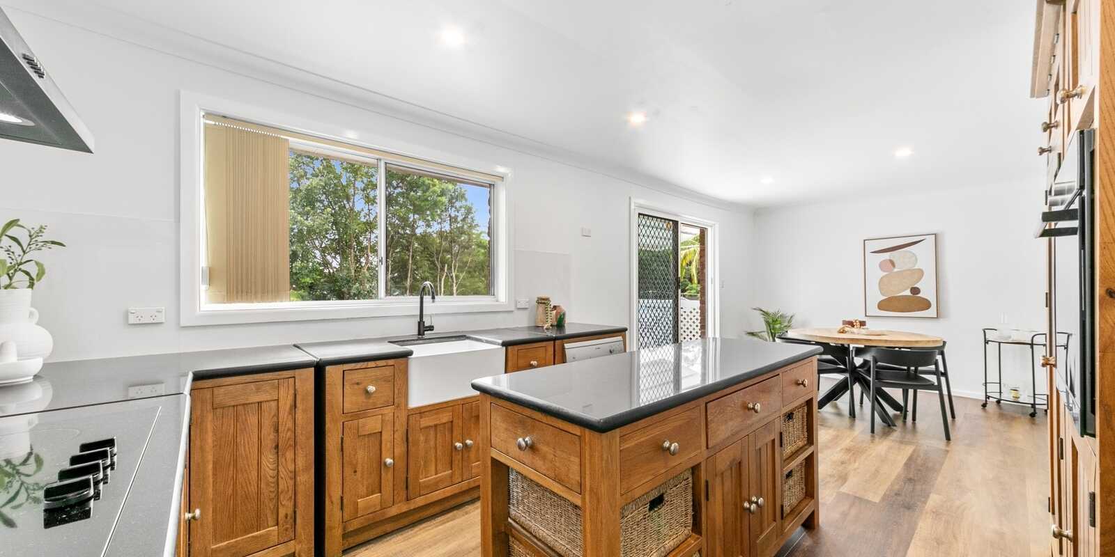 52 Wendy Drive Point Clare 52 Wendy Drive Point Clare