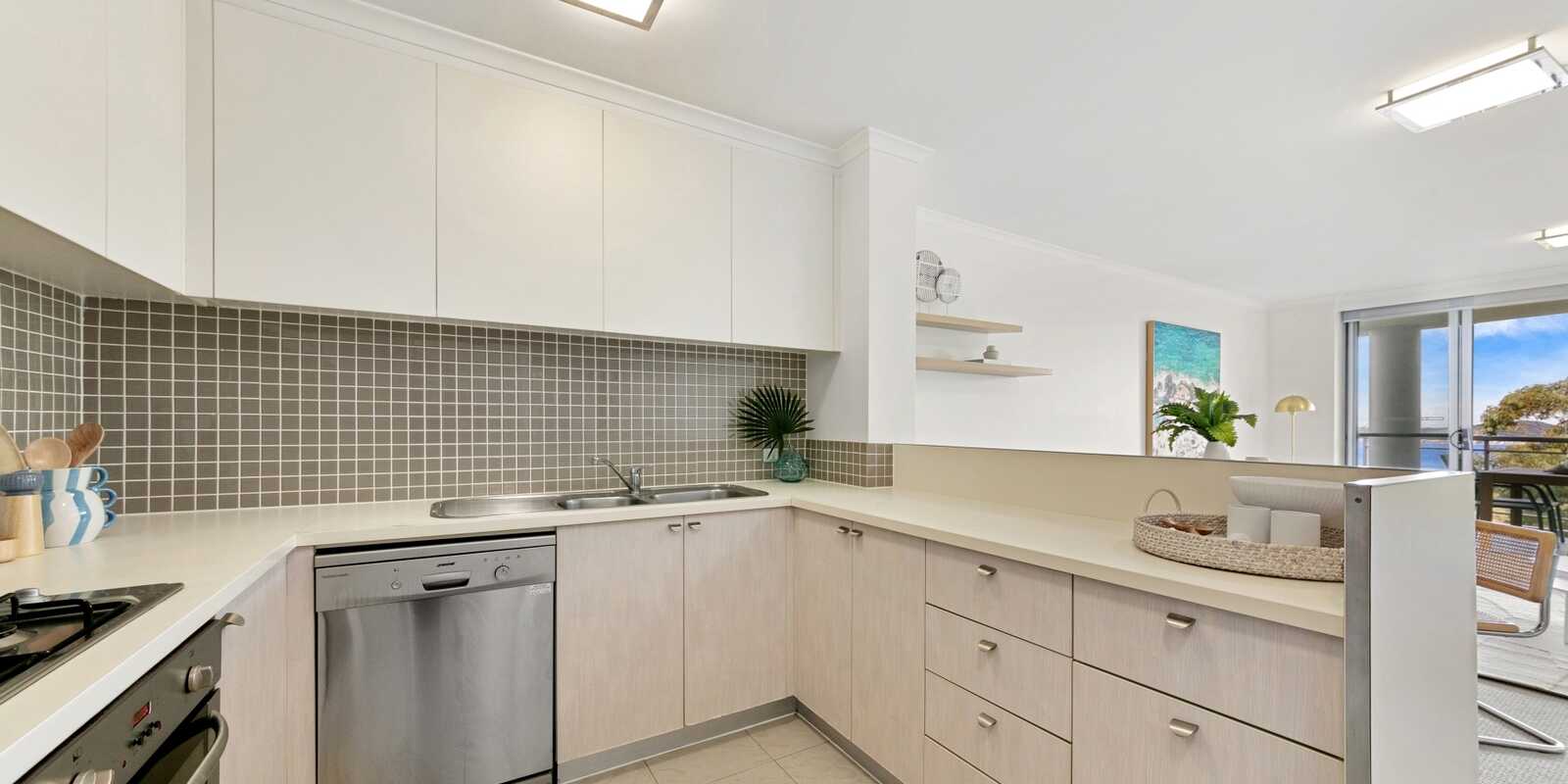 152/80 John Whiteway Drive Gosford 152/80 John Whiteway Drive Gosford