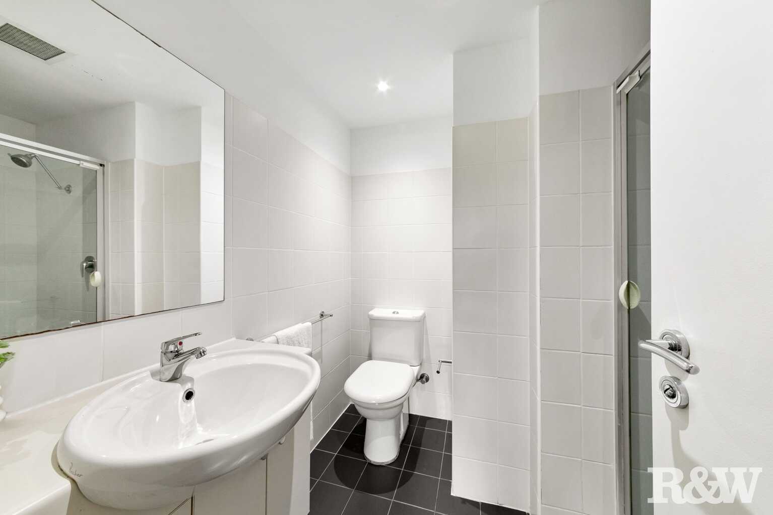 152/80 John Whiteway Drive Gosford 152/80 John Whiteway Drive Gosford