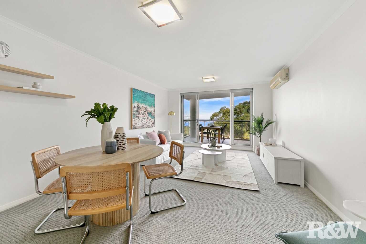 152/80 John Whiteway Drive Gosford 152/80 John Whiteway Drive Gosford