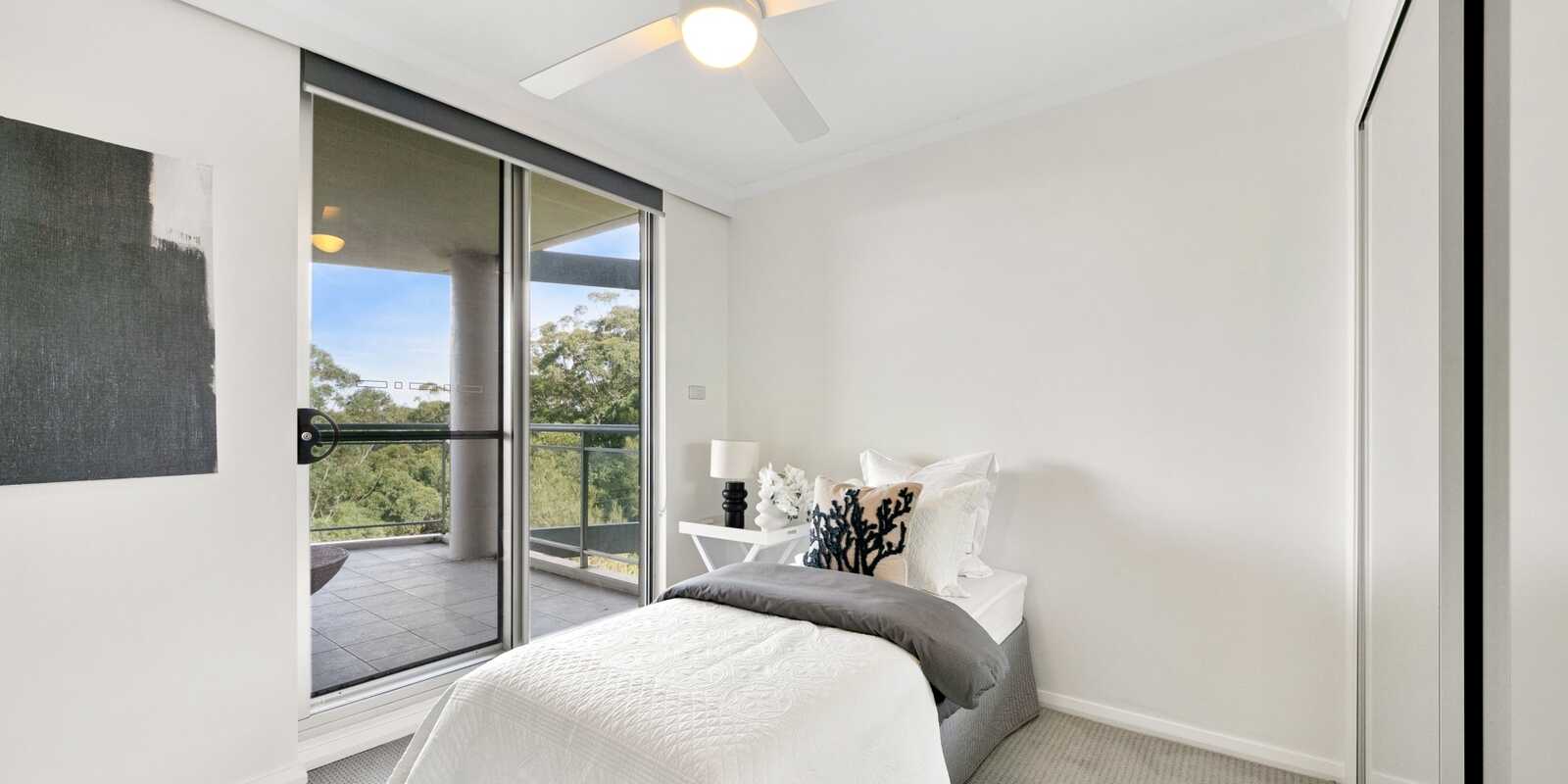 152/80 John Whiteway Drive Gosford 152/80 John Whiteway Drive Gosford