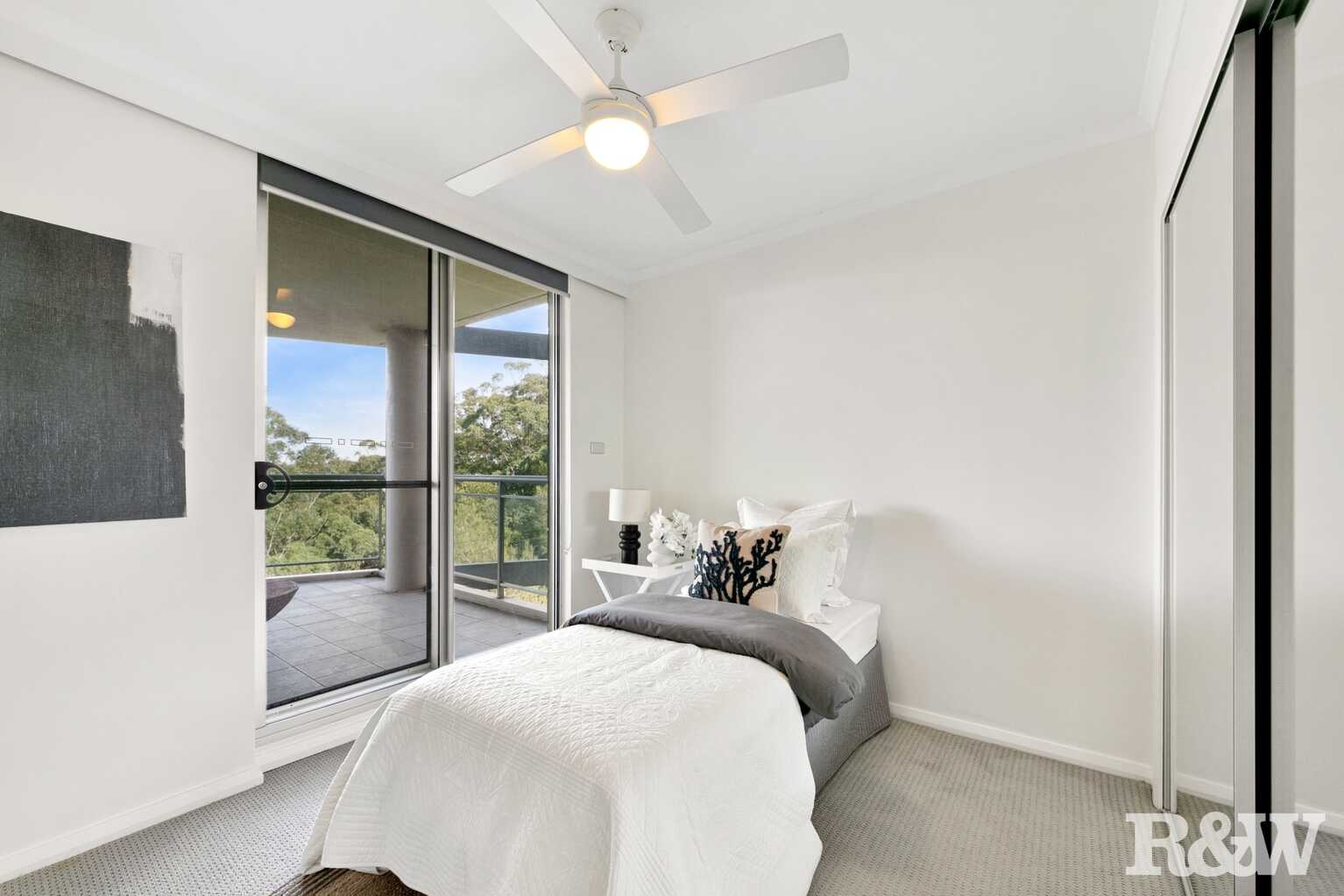 152/80 John Whiteway Drive Gosford 152/80 John Whiteway Drive Gosford