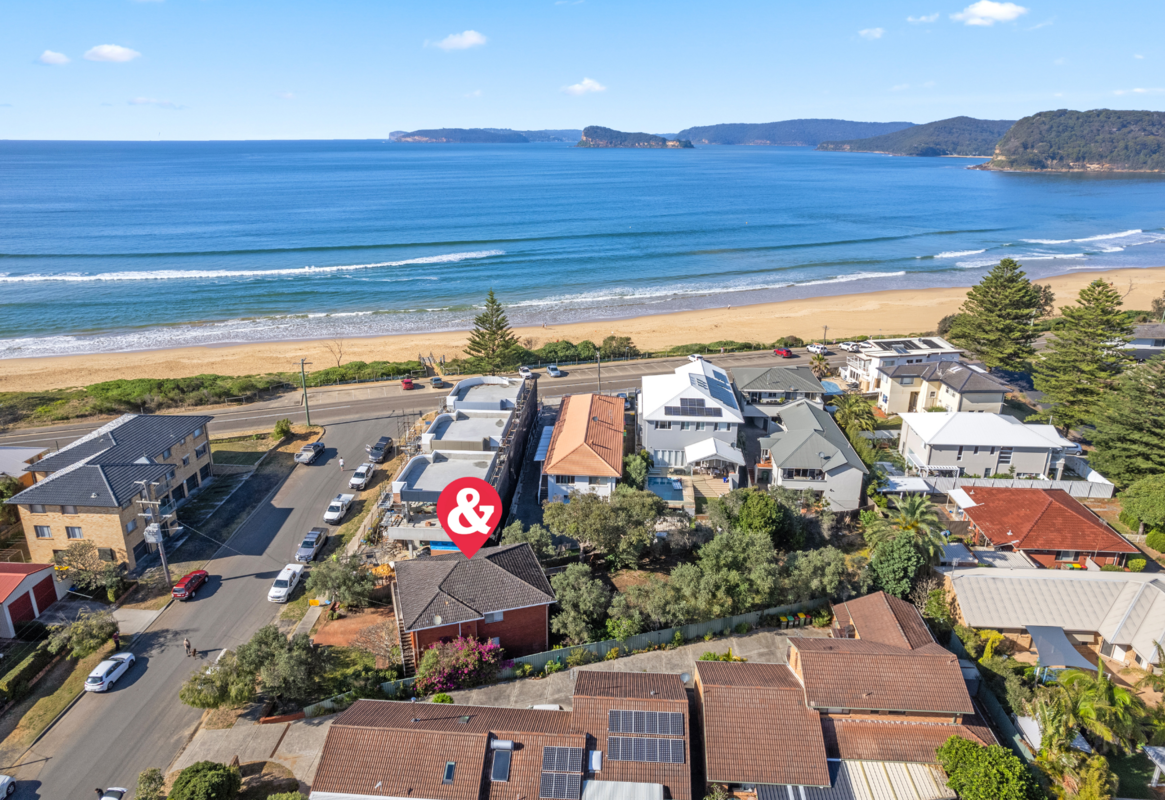 PRIME DEVELOPMENT OPPORTUNITY 60 METRES TO THE BEACH!