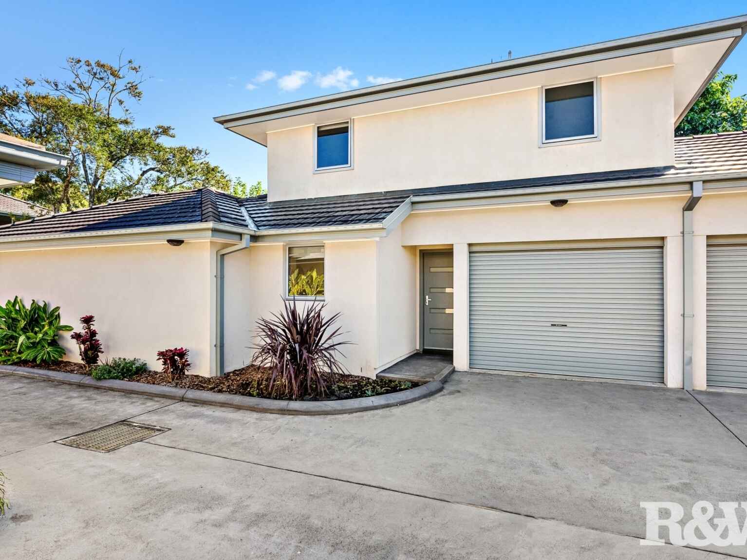 2/211 Burge Road Woy Woy