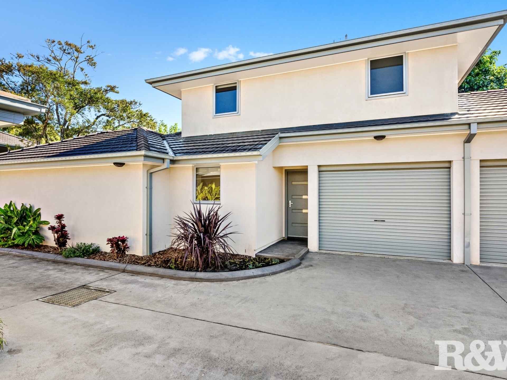 2/211 Burge Road Woy Woy