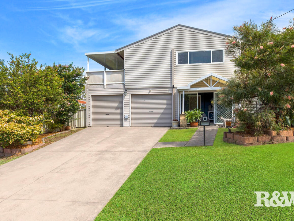 16 Talinga Avenue Point Clare