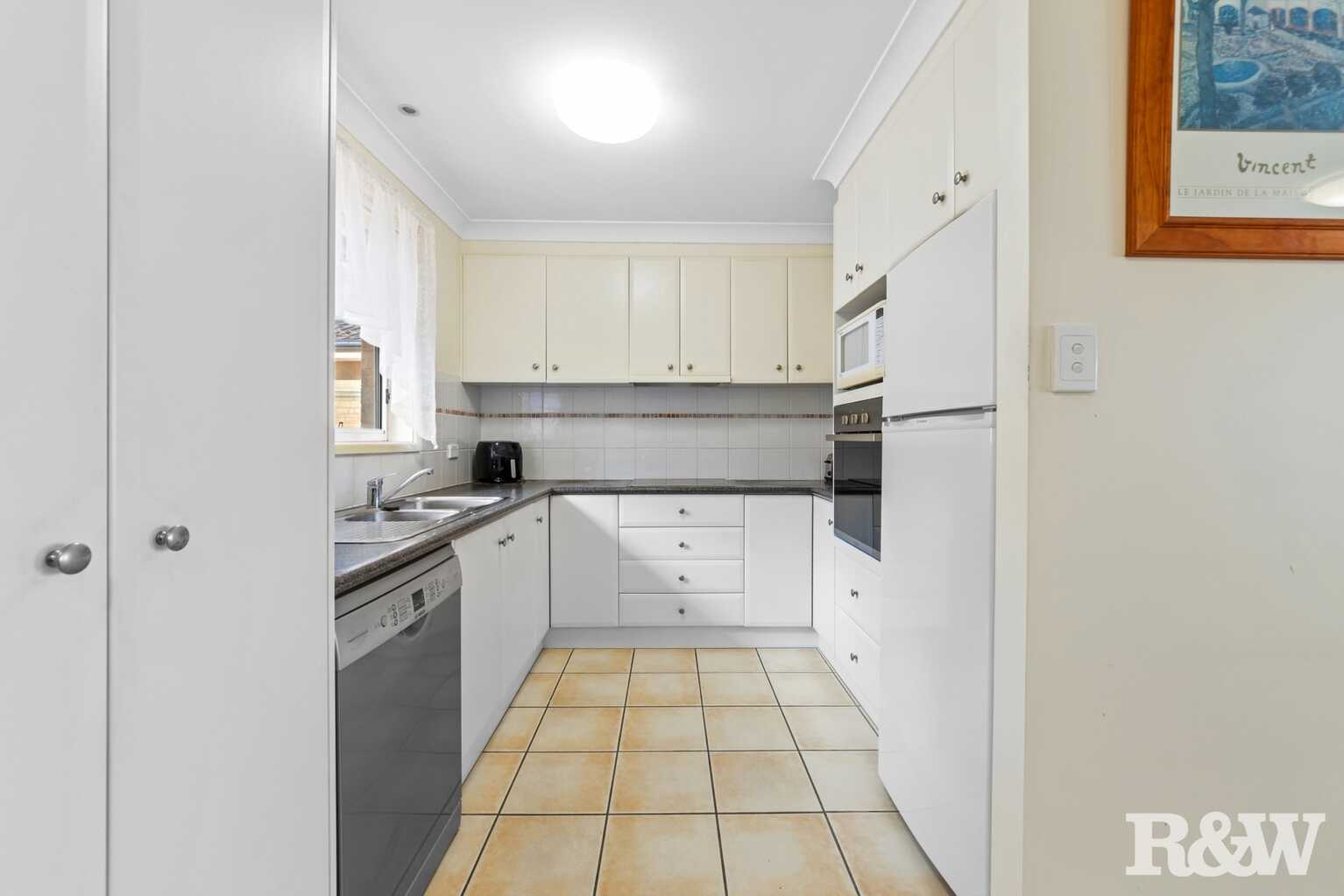 2/16 Warwick Street Blackwall 2/16 Warwick Street Blackwall