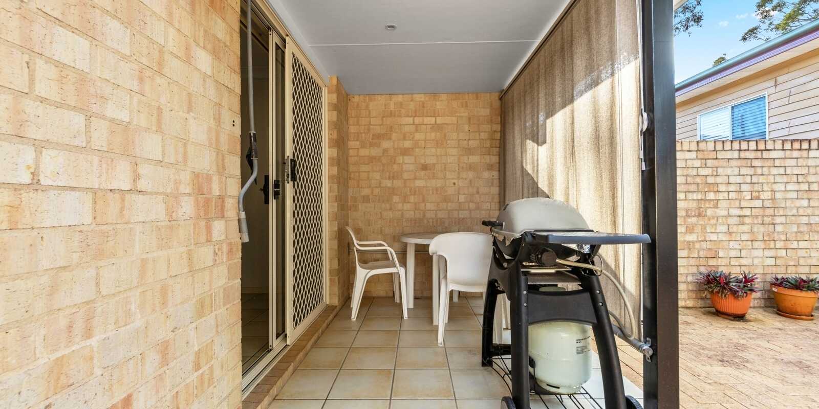 2/16 Warwick Street Blackwall 2/16 Warwick Street Blackwall