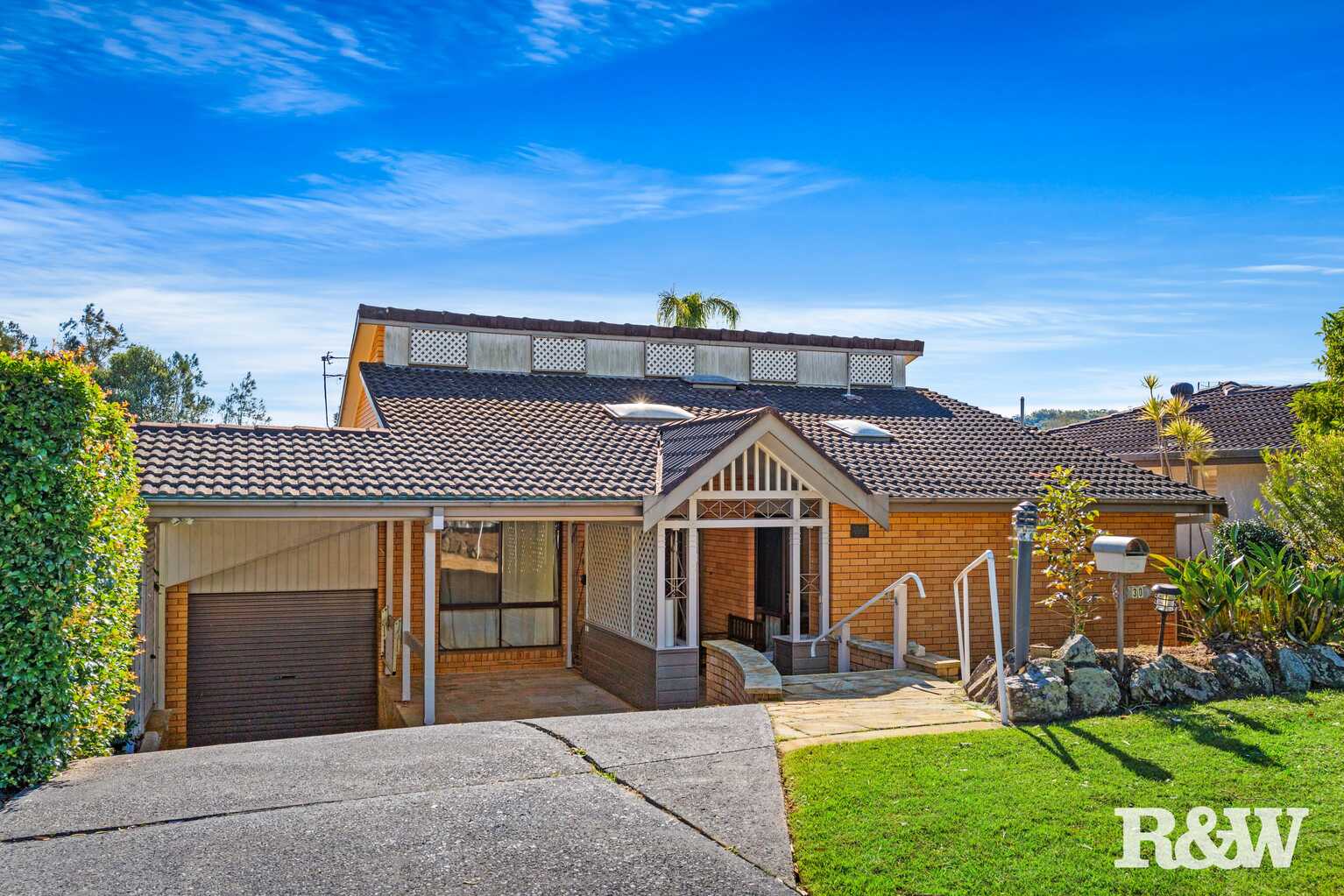 30 Matthews Parade Point Clare 30 Matthews Parade Point Clare