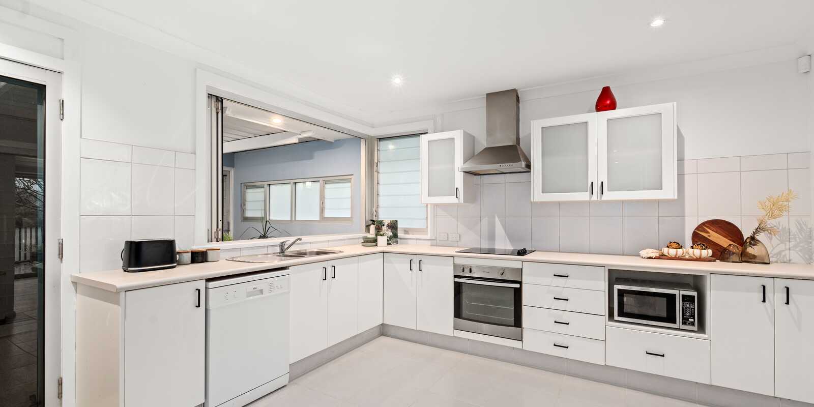27 Matthews Parade Point Clare