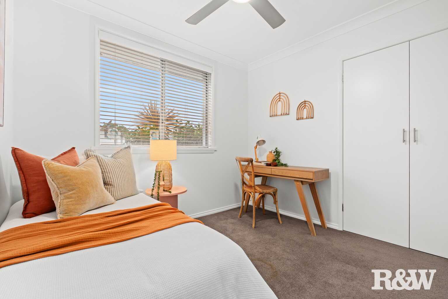 27 Matthews Parade Point Clare