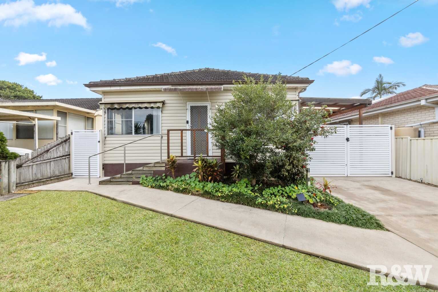 71 Karingi Street Ettalong Beach