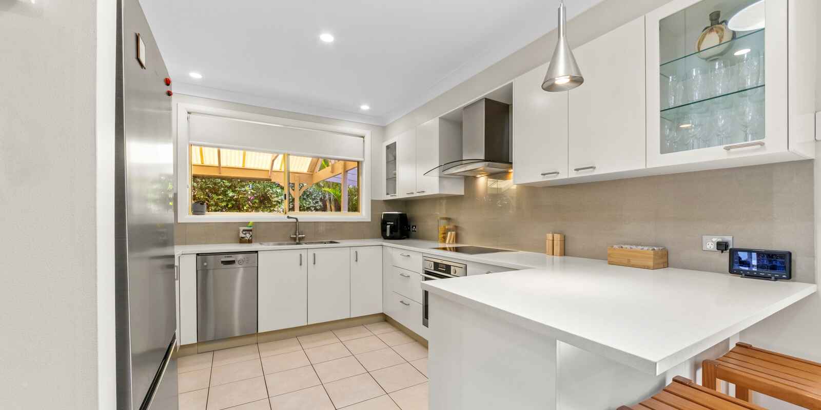 8 Telopea Street Booker Bay 8 Telopea Street Booker Bay
