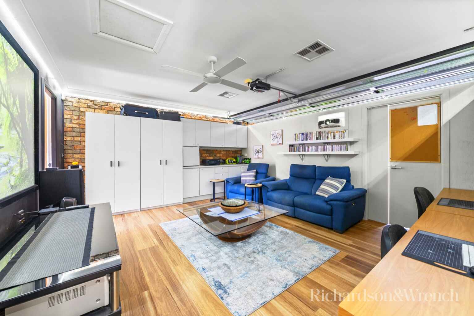 8 Telopea Street Booker Bay 8 Telopea Street Booker Bay