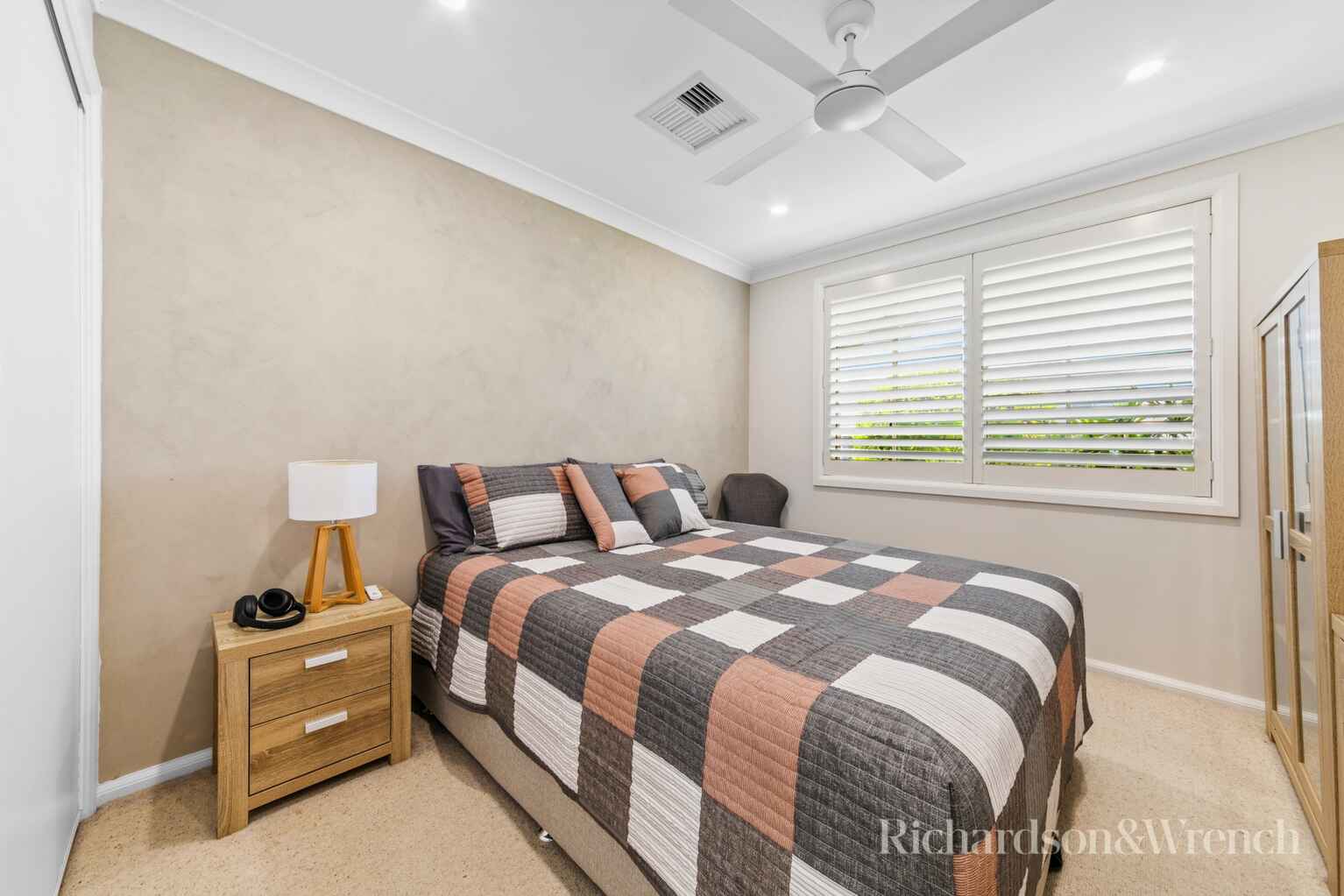 8 Telopea Street Booker Bay 8 Telopea Street Booker Bay