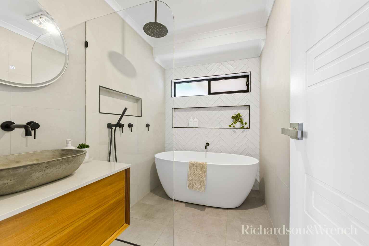 22 Warrawilla Road Wyoming 22 Warrawilla Road Wyoming