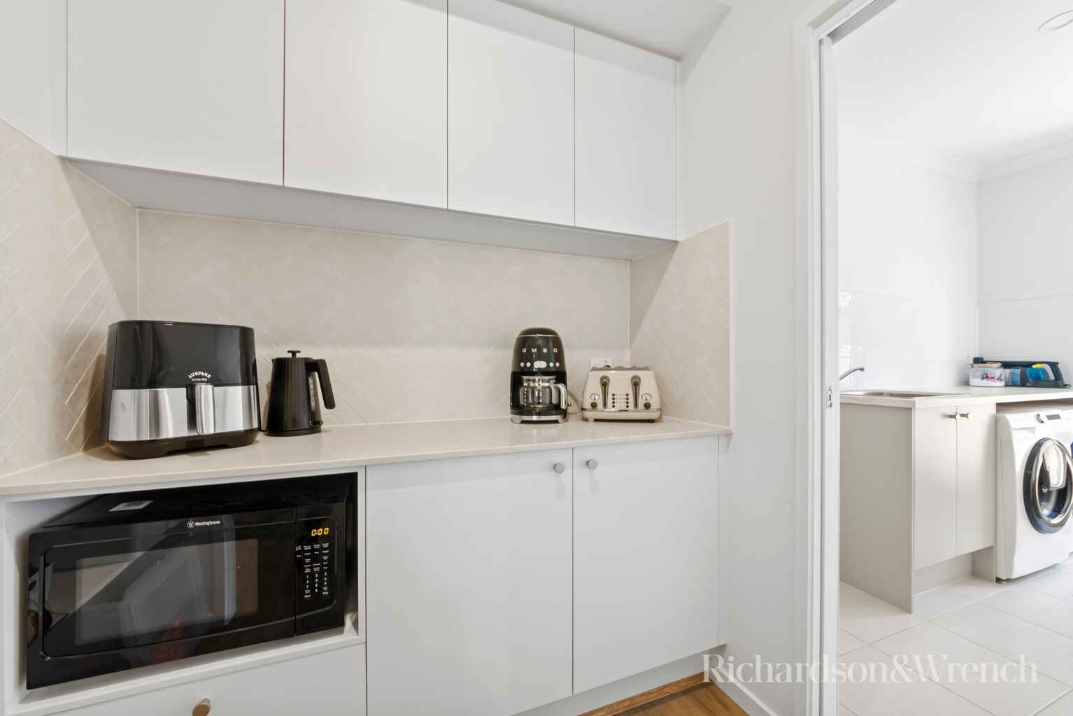 26 Davis Street Booker Bay 26 Davis Street Booker Bay