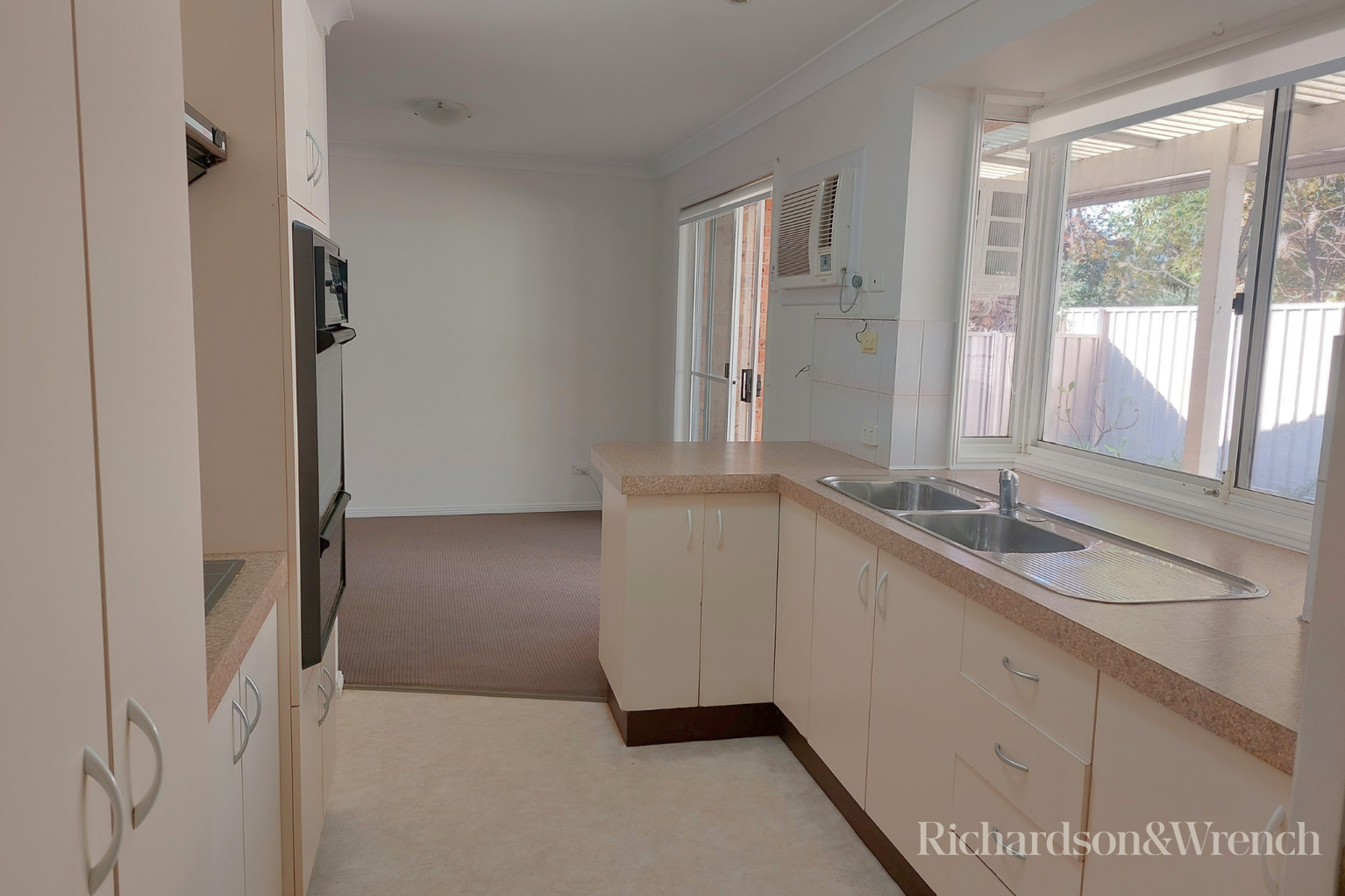 1/223-225 Brisbane Water Drive Point Clare