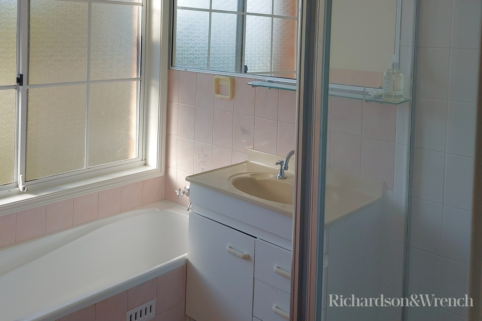 1/223-225 Brisbane Water Drive Point Clare