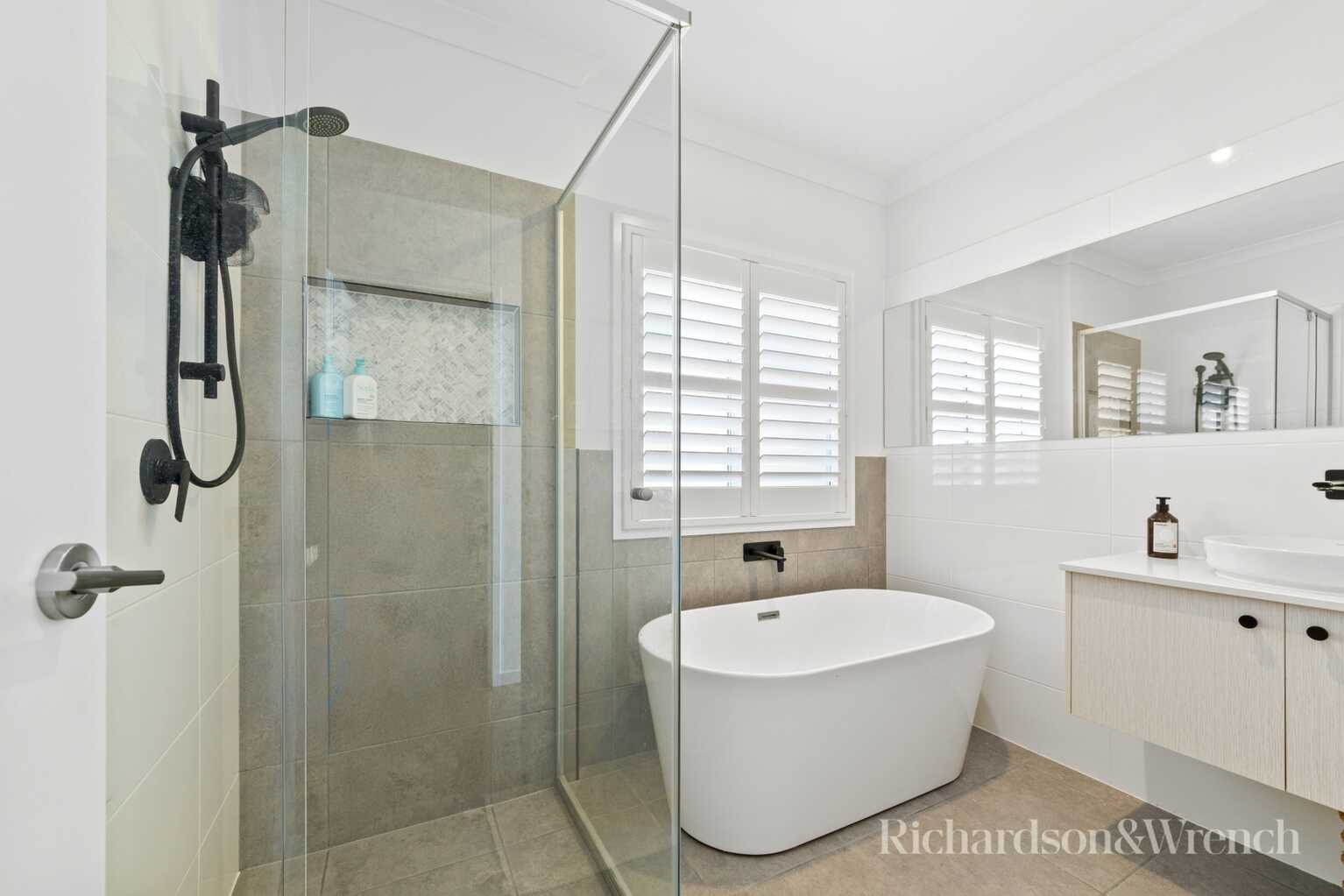 26 Davis Street Booker Bay 26 Davis Street Booker Bay