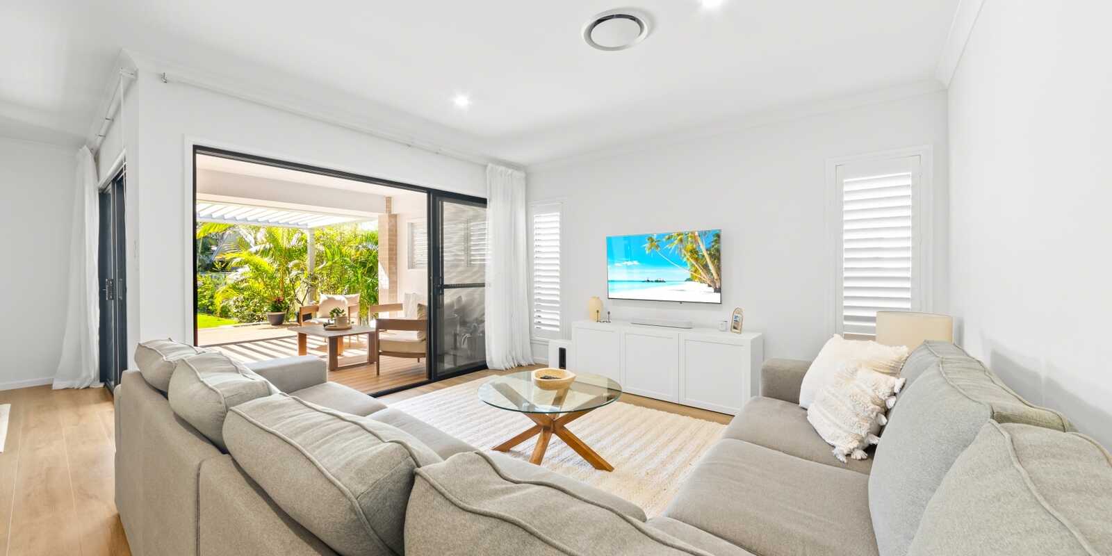 26 Davis Street Booker Bay 26 Davis Street Booker Bay