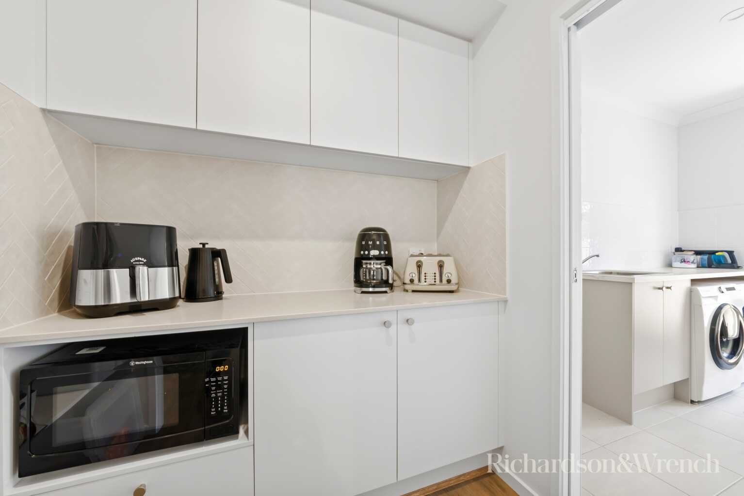 26 Davis Street Booker Bay 26 Davis Street Booker Bay