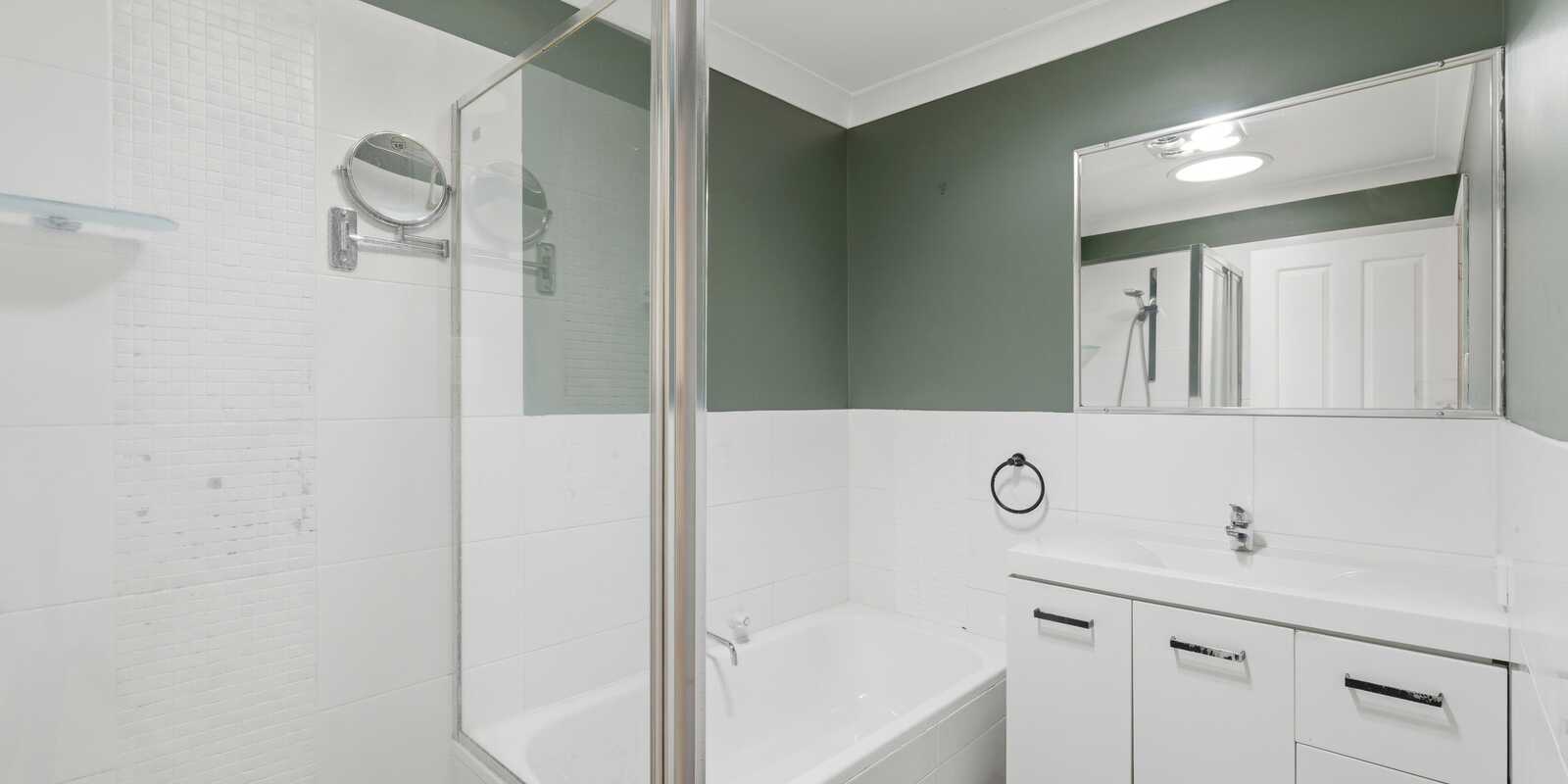 101 The Broadwaters Tascott