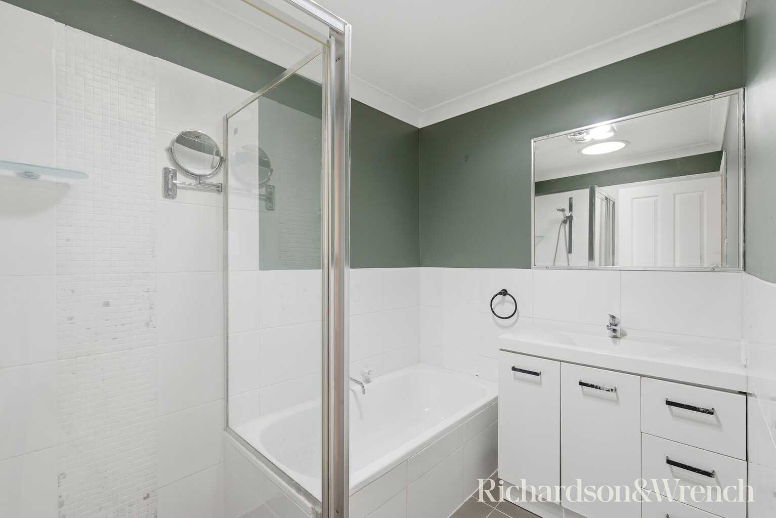 101 The Broadwaters Tascott