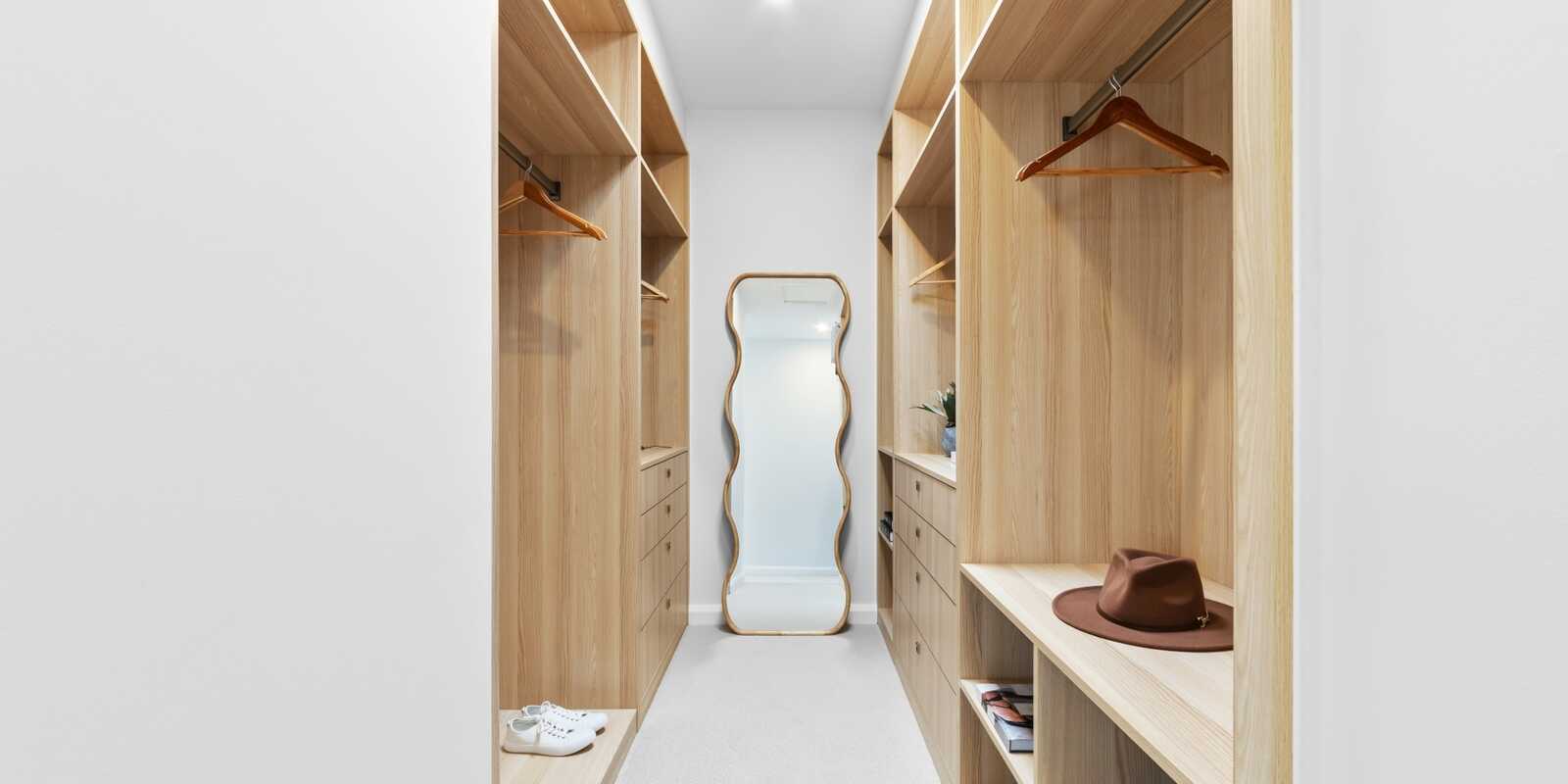 2&5/48-50 Gallipoli Avenue Blackwall