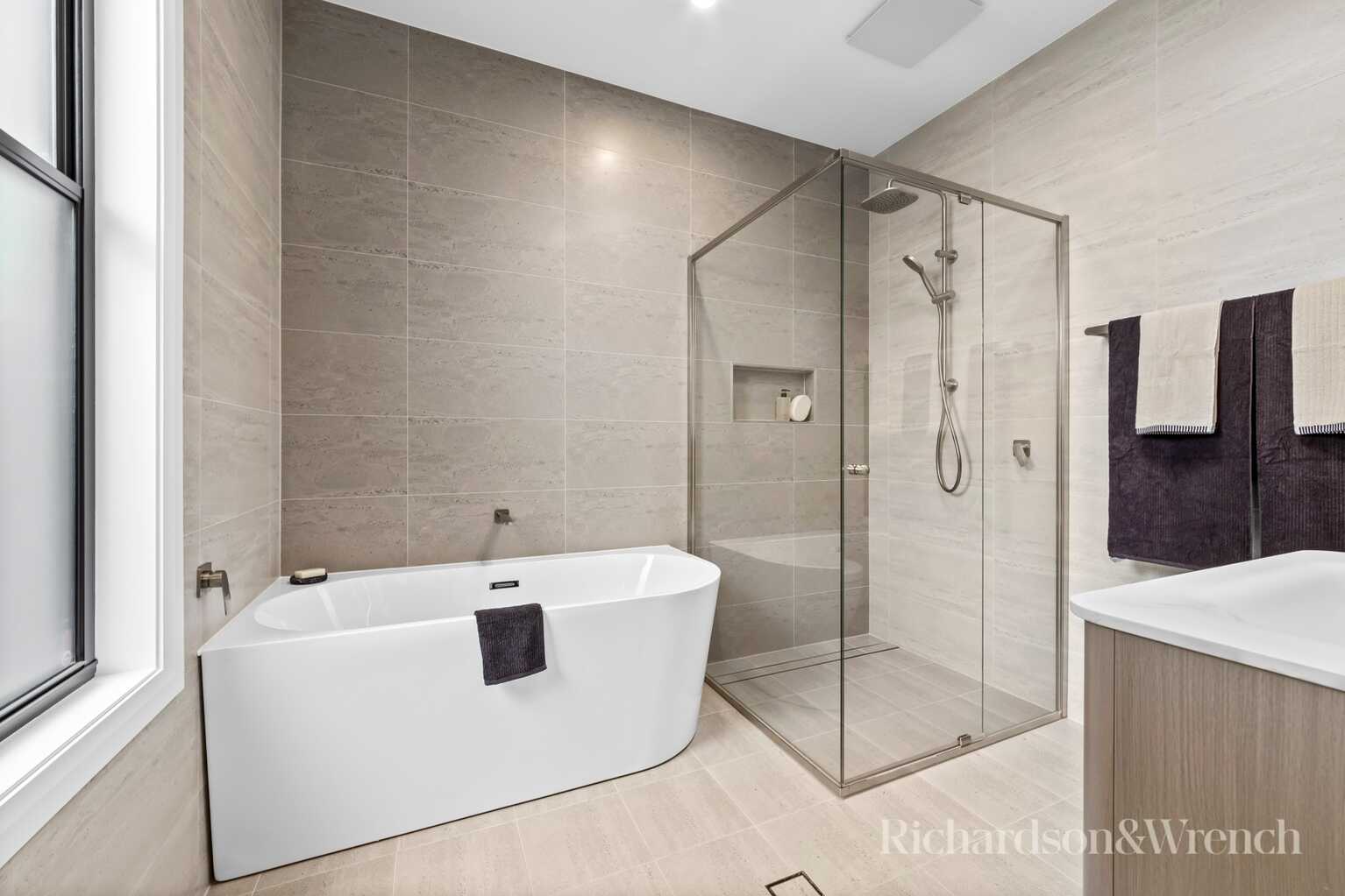 3&4/48-50 Gallipoli Avenue Blackwall