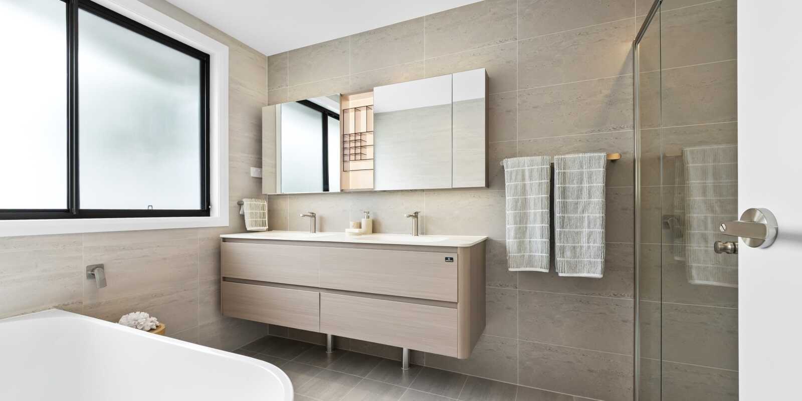 2/48-50 Gallipoli Avenue Blackwall