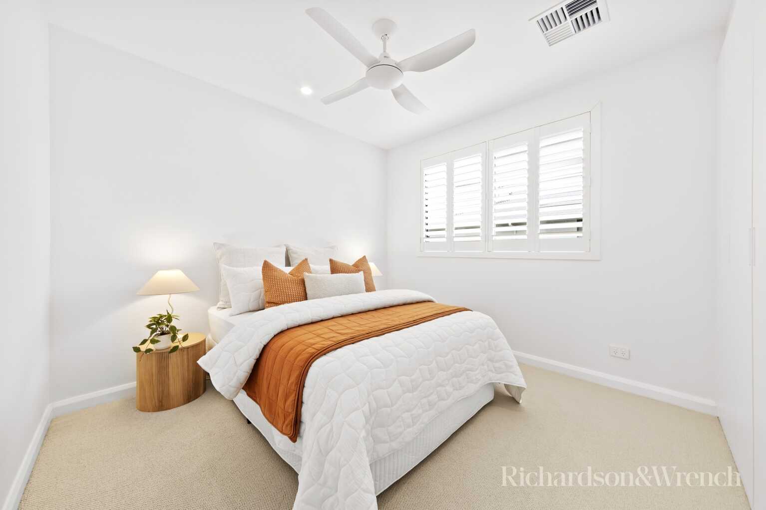 2/48-50 Gallipoli Avenue Blackwall