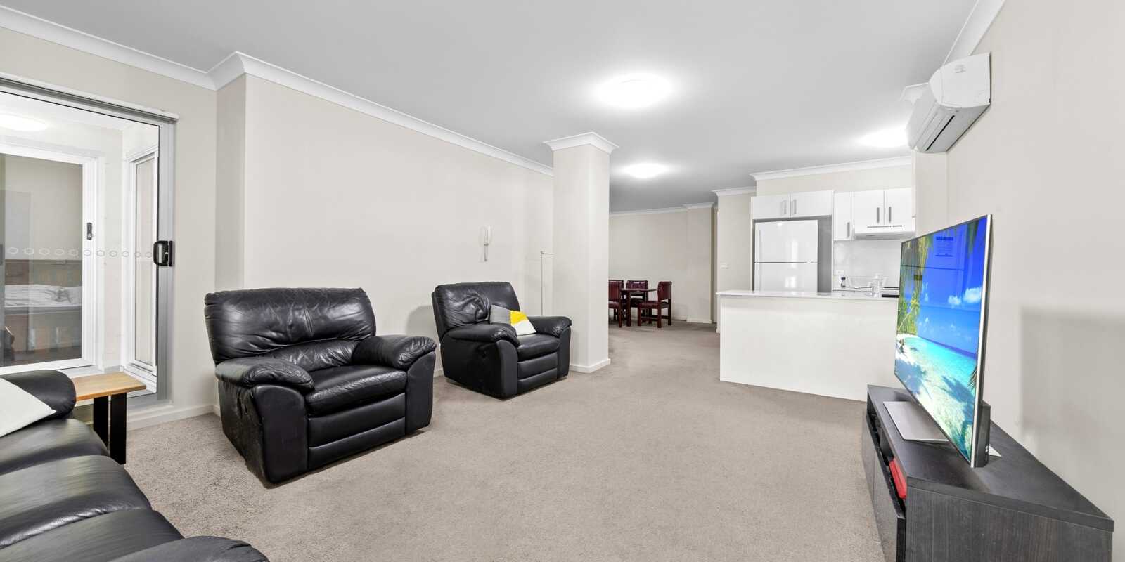 14/293-295 Mann Street Gosford