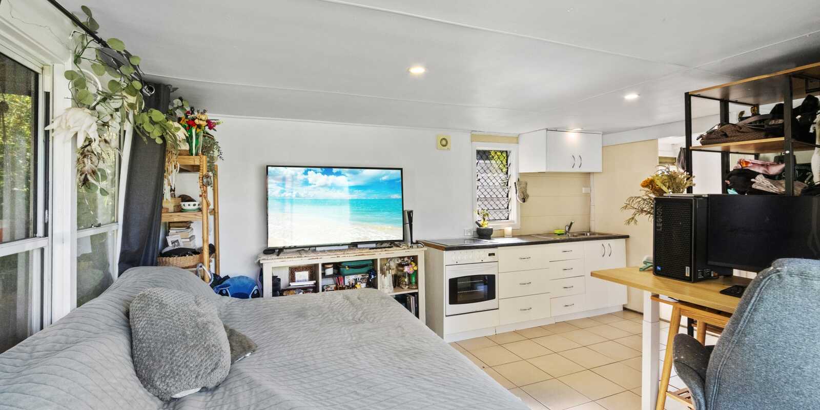 75 Brisbane Water Drive Point Clare