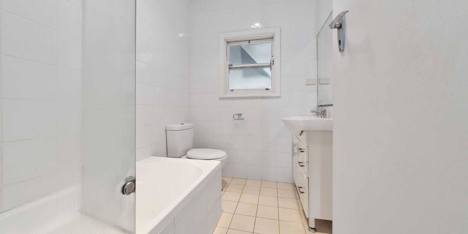 75 Brisbane Water Drive Point Clare