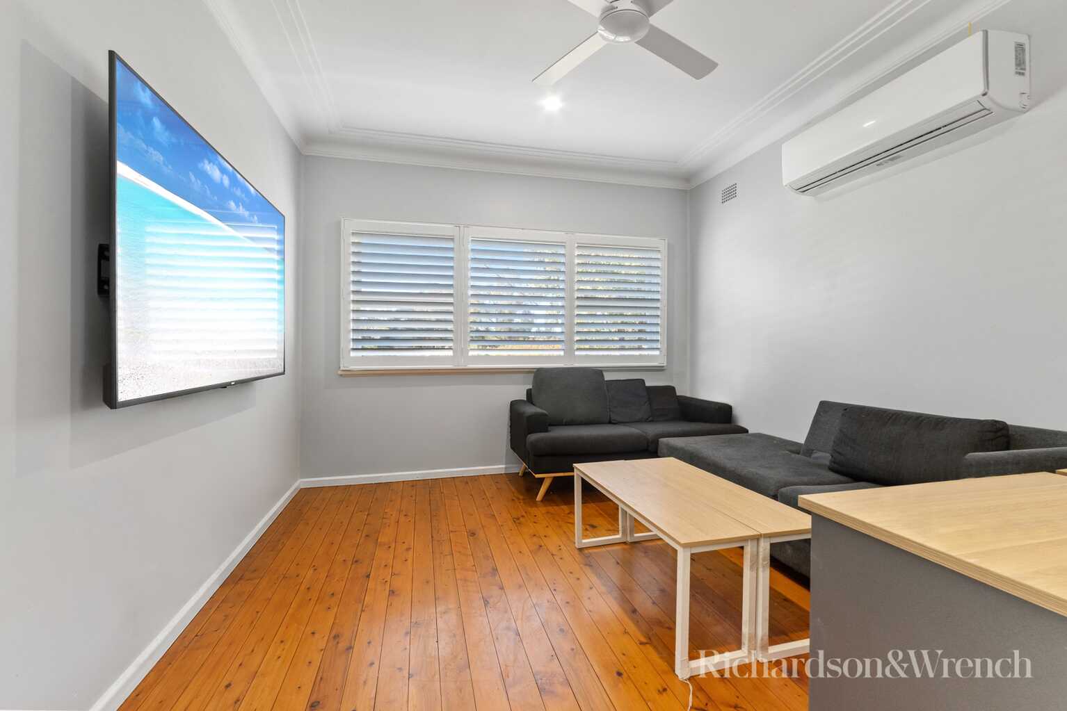 75 Brisbane Water Drive Point Clare