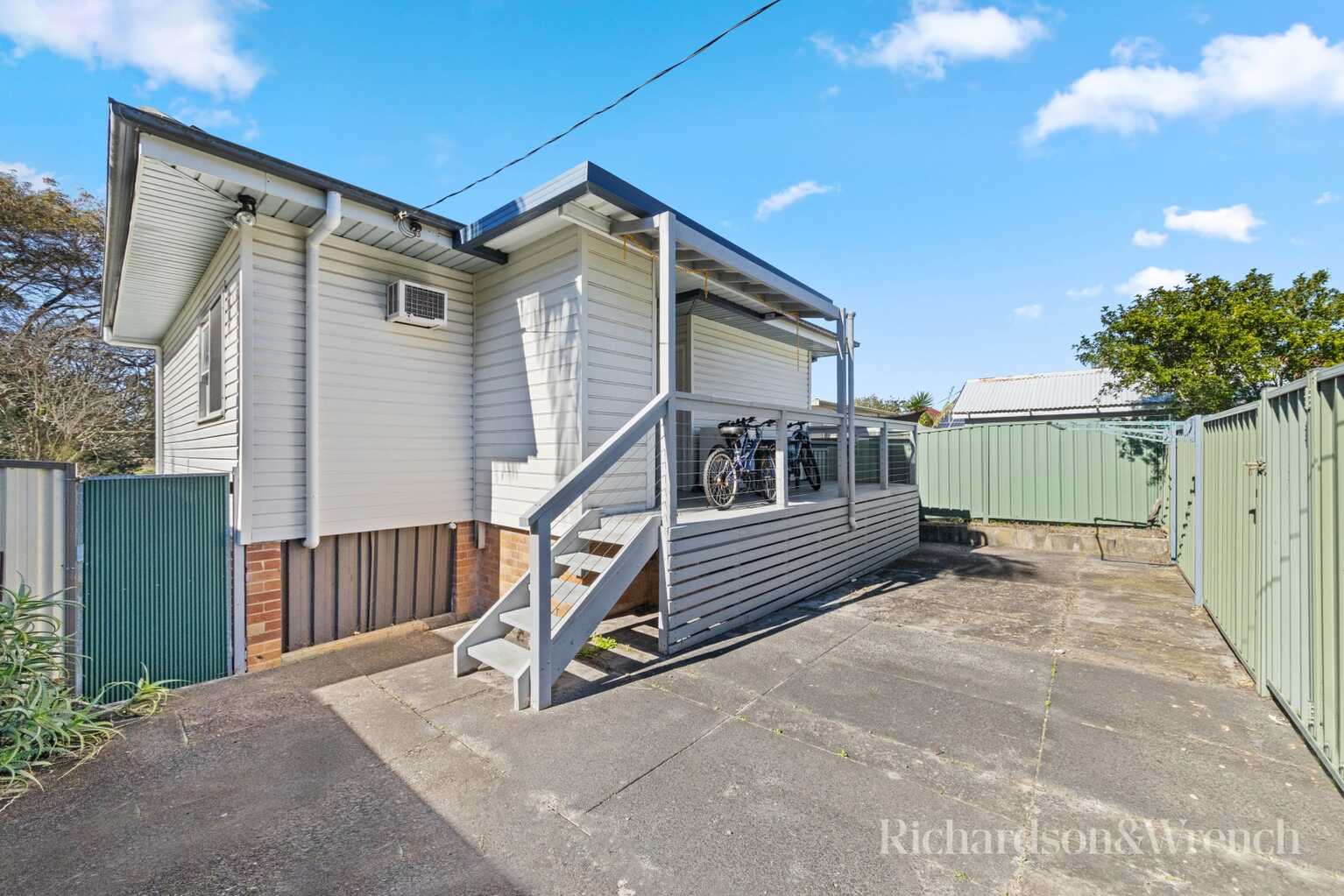 75 Brisbane Water Drive Point Clare