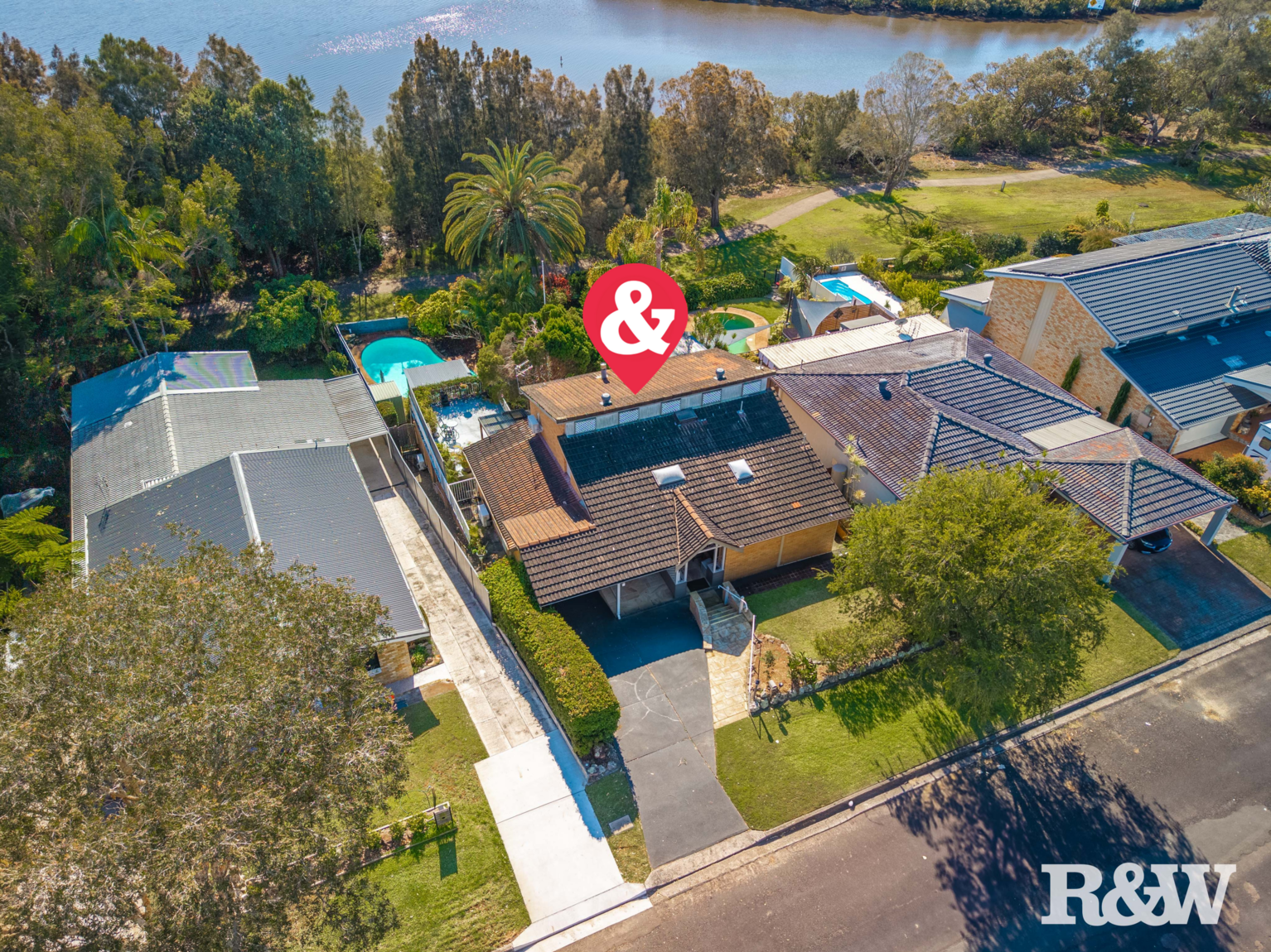 30 Matthews Parade Point Clare