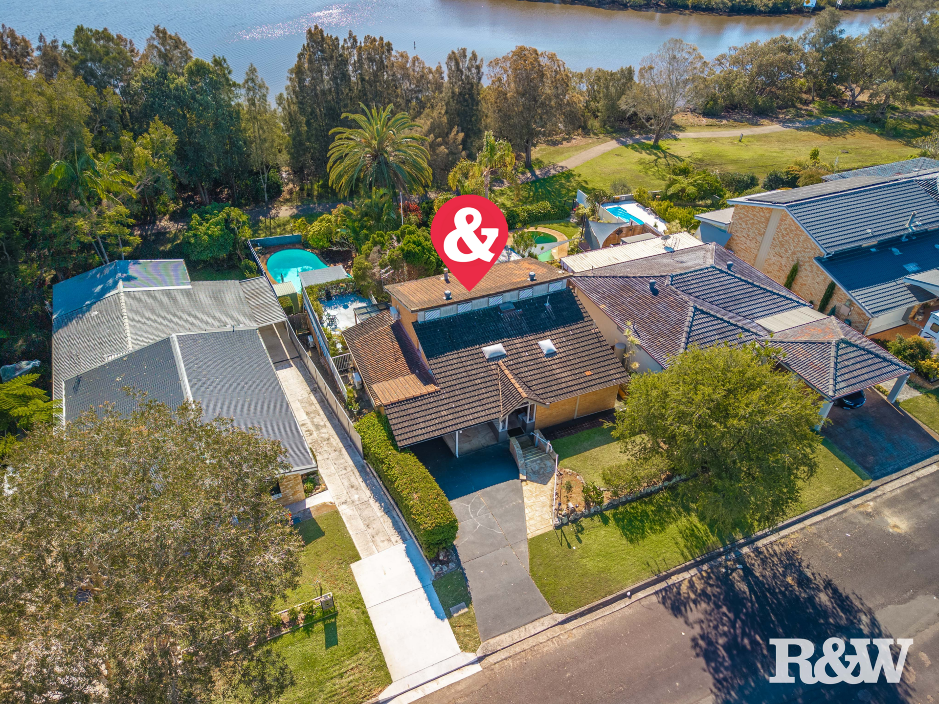 30 Matthews Parade Point Clare
