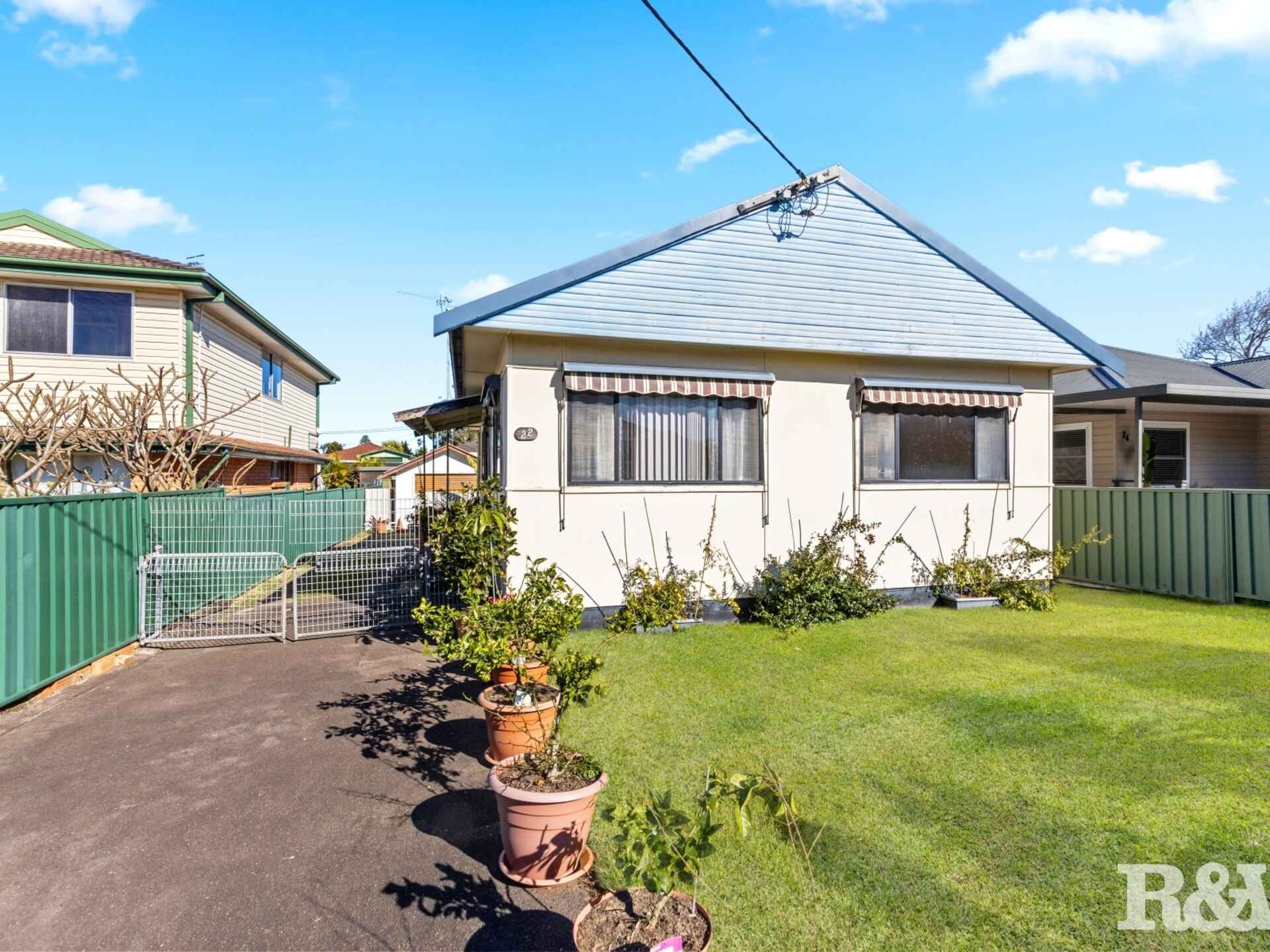 22 Burrawang Street Ettalong Beach