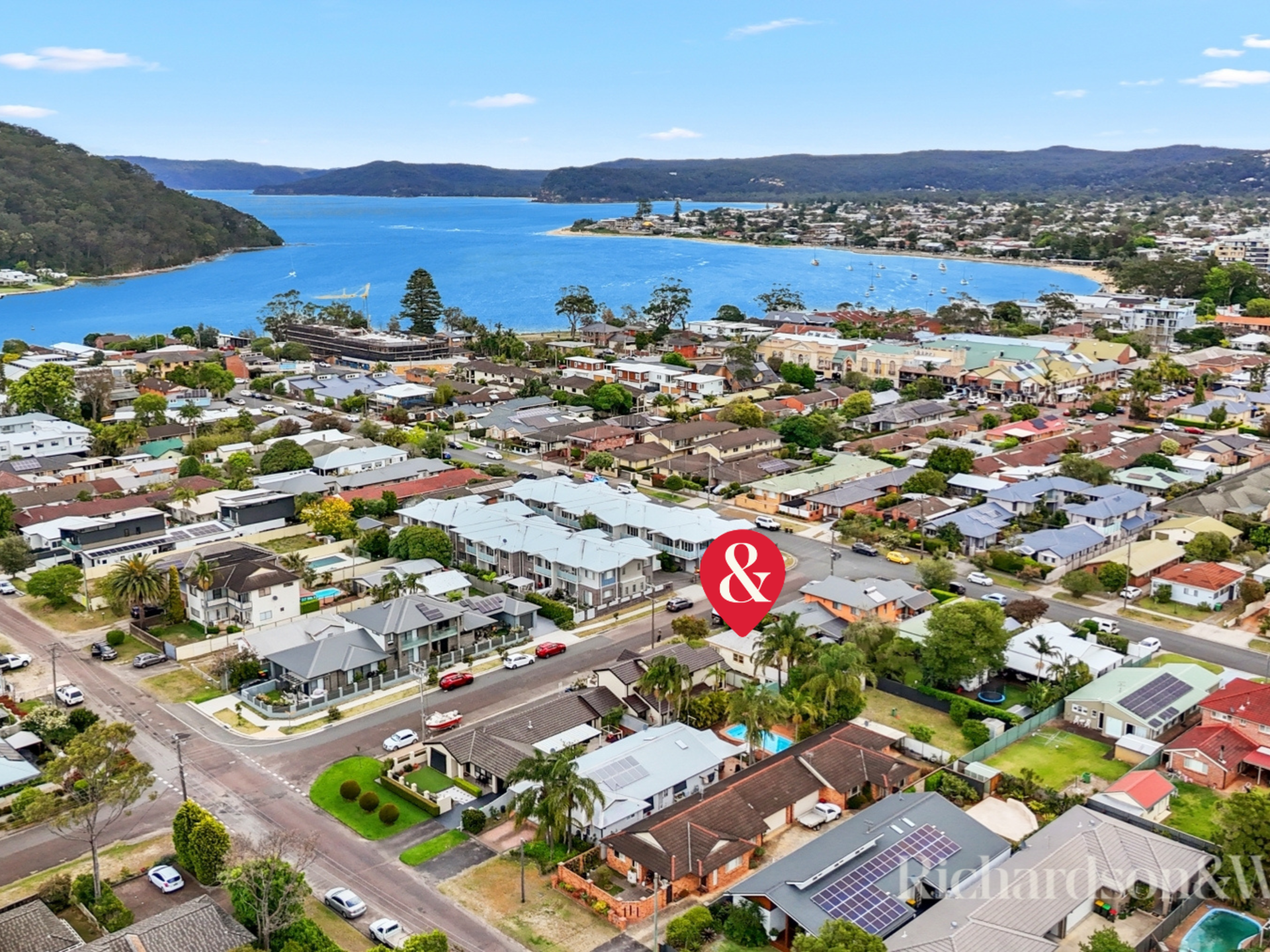 11 Eastern Road Booker Bay