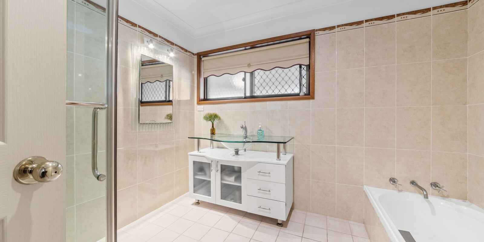 30 Sorrento Road Empire Bay 30 Sorrento Road Empire Bay