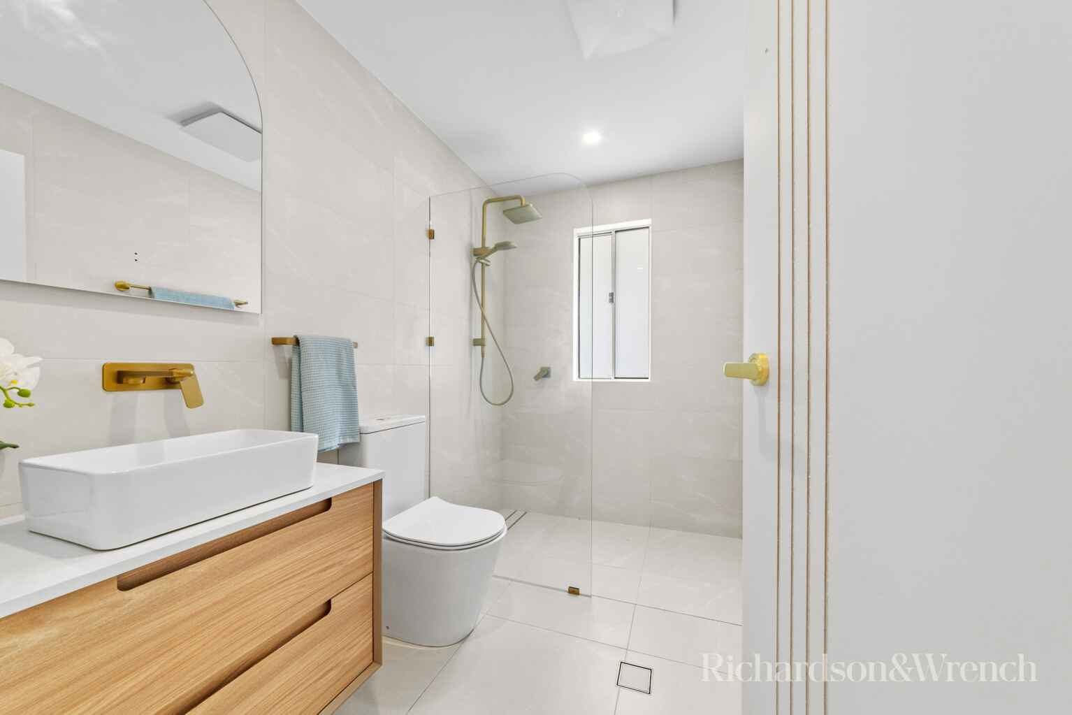 9 Nambucca Drive Woy Woy