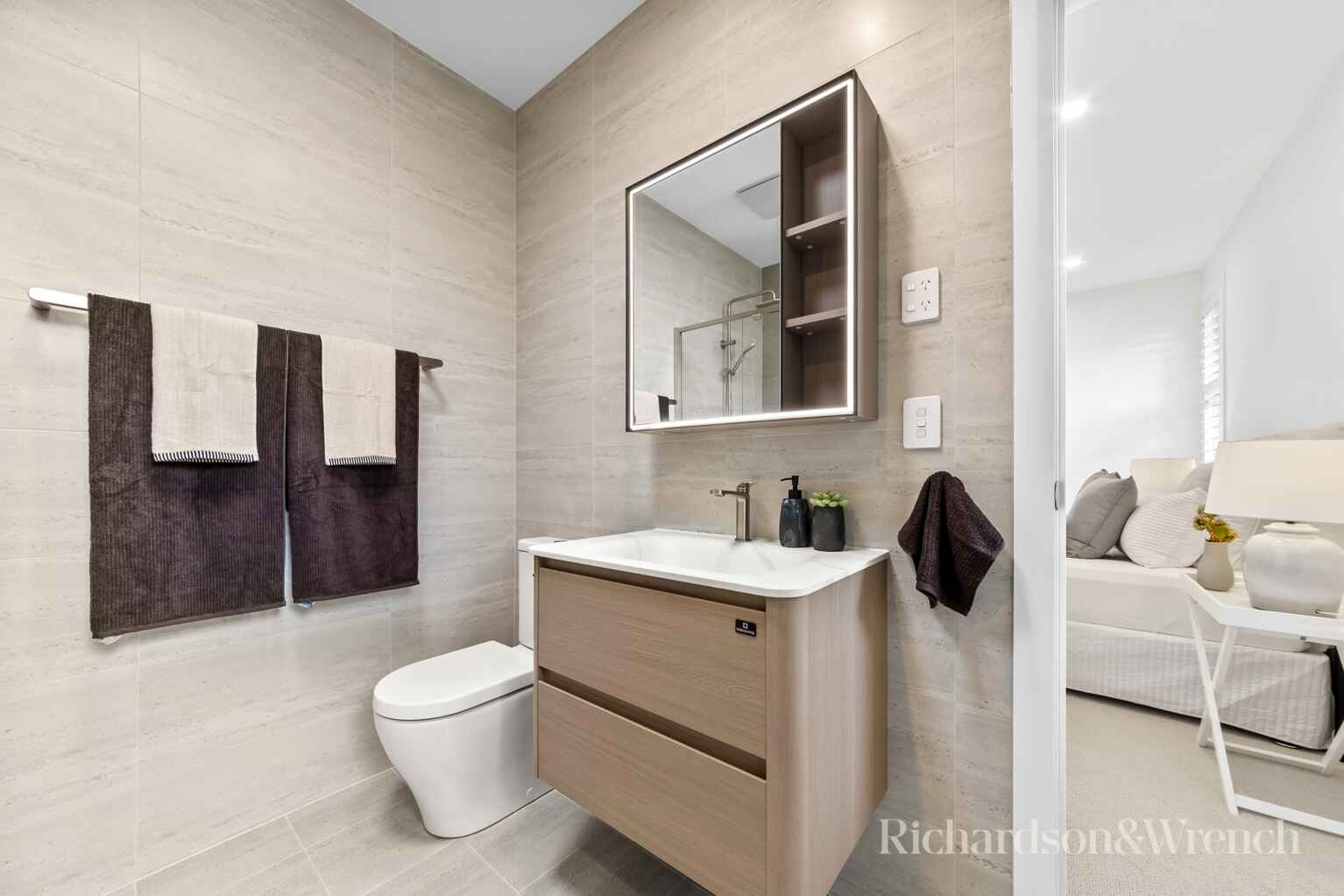 3&4/48-50 Gallipoli Avenue Blackwall