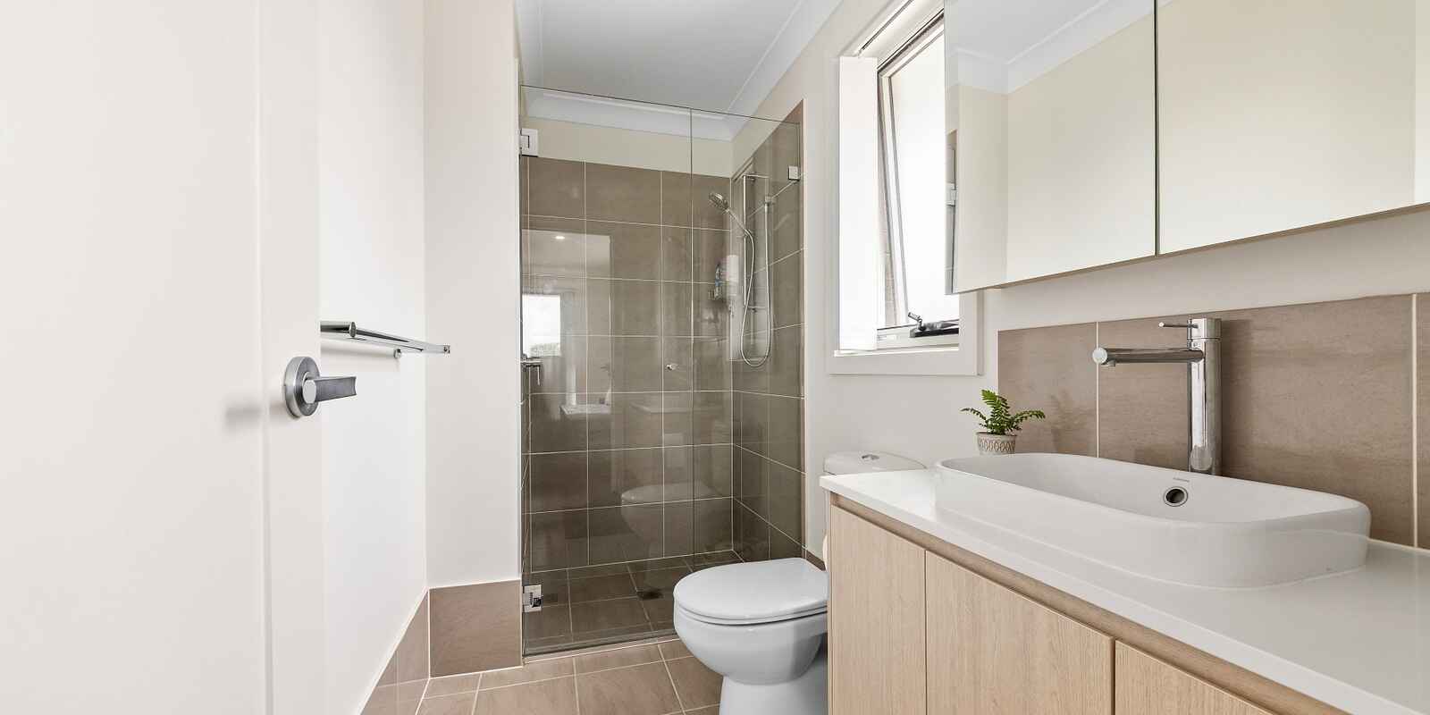 1/139 Barrenjoey Road Ettalong Beach