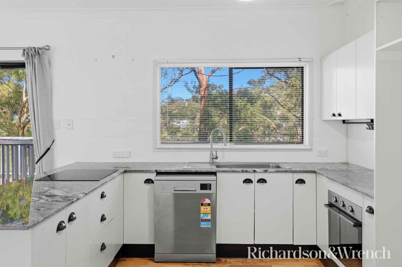 101 The Broadwaters Tascott