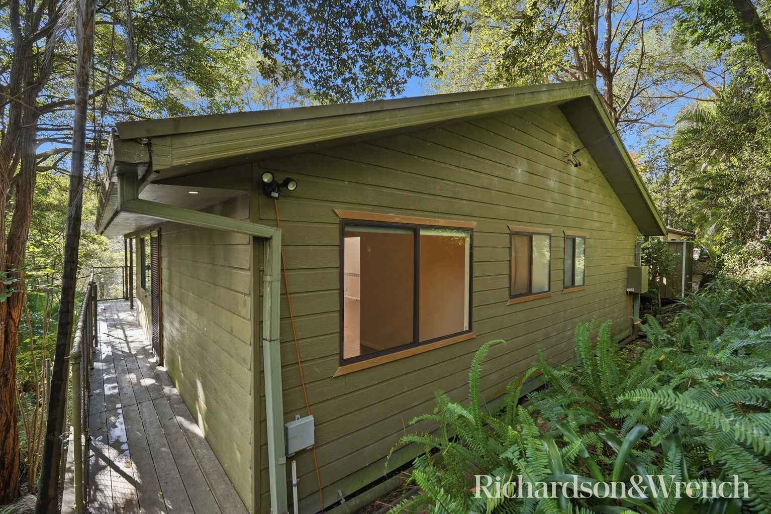 19 Sublime Point Avenue Tascott