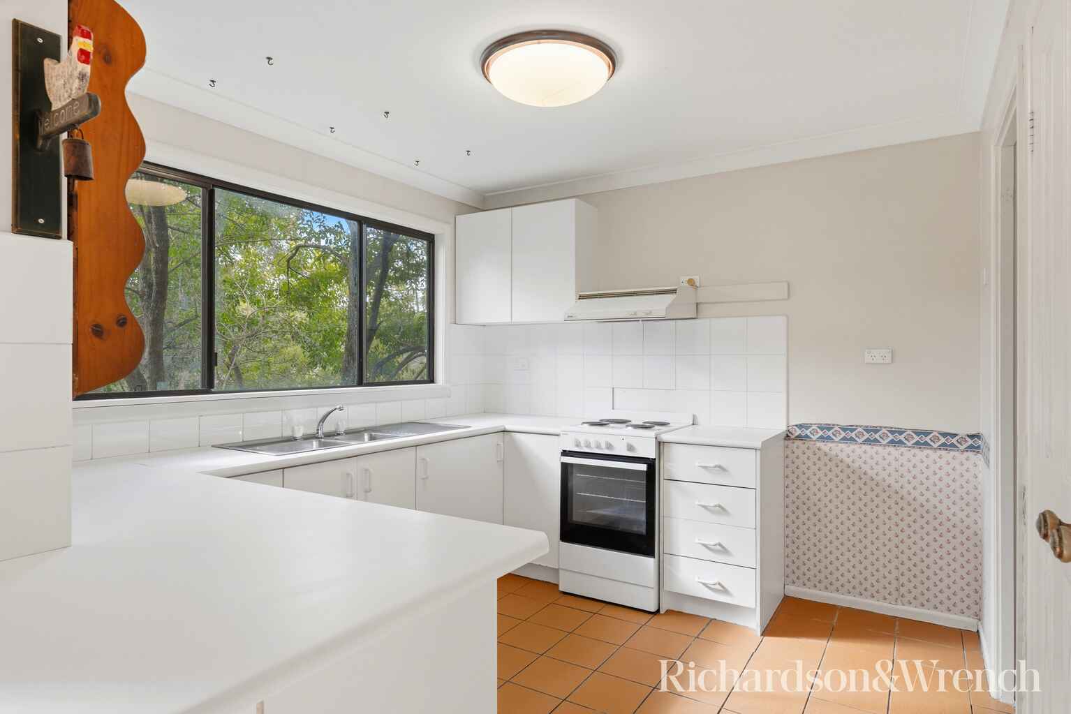 19 Sublime Point Avenue Tascott