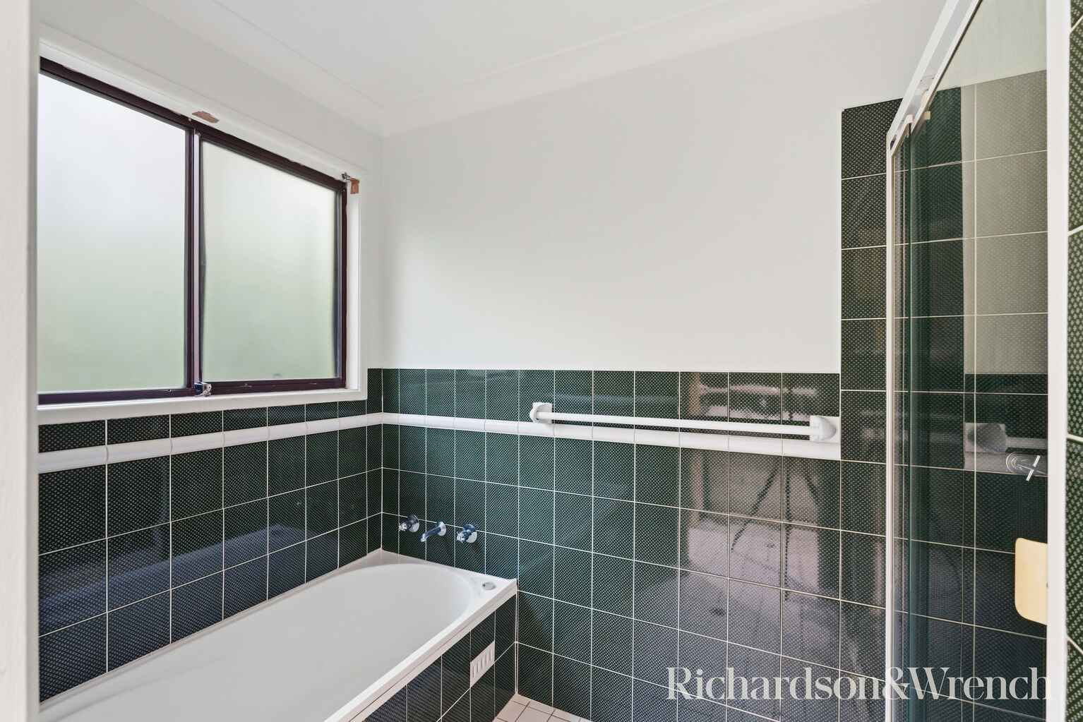 19 Sublime Point Avenue Tascott
