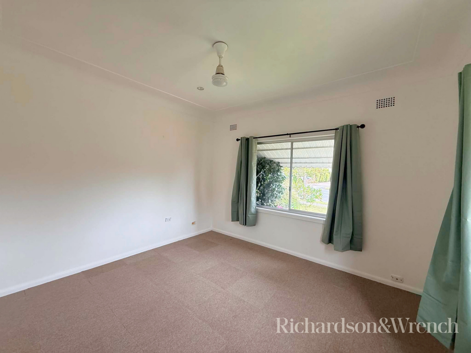 9 Allfield Rd Woy Woy